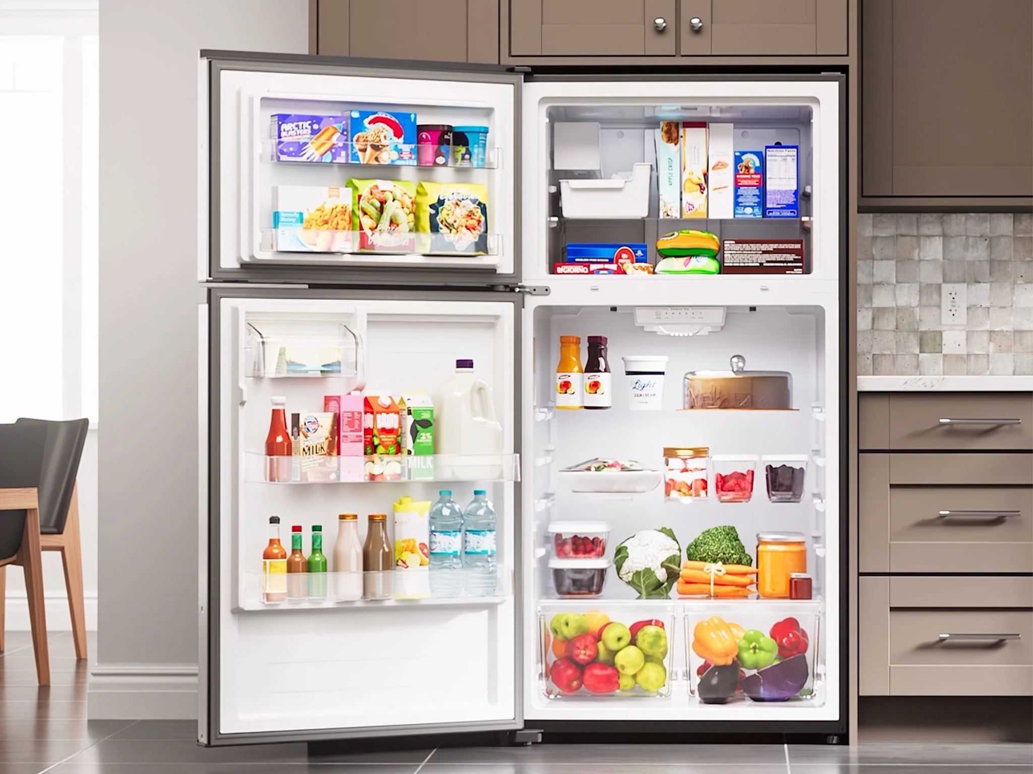 Kenmore Standard Icemaker Refrigerator open ©Image Credit: Kenmore