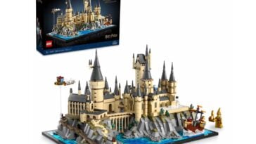 LEGO Harry Potter Hogwarts Castle and Grounds set ©Image Credit: LEGO