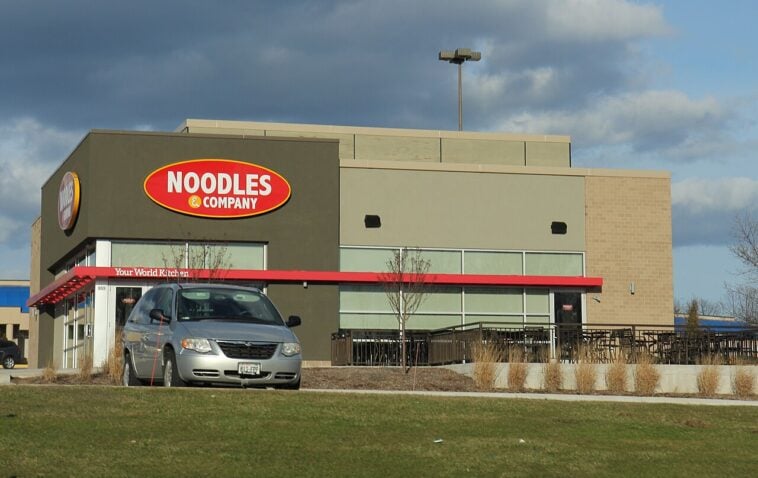 A Noodles & Company restaurant located in Sheboygan, Wisconsin | ©Image Credit: Wikimedia Commons / Royalbroil