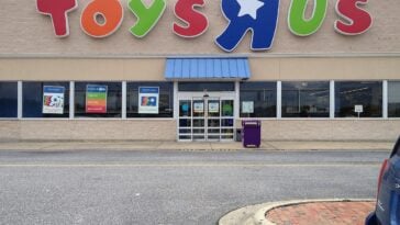 Toys “R” Us plans 10 new flagship stores and 20 pop-ups by 2025 ©Image Credit: Mike Kalasnik