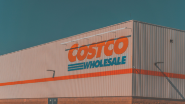 Costco now opens early for $130 Executive Members only ©Image Credit: Omar Abascal / Unsplash