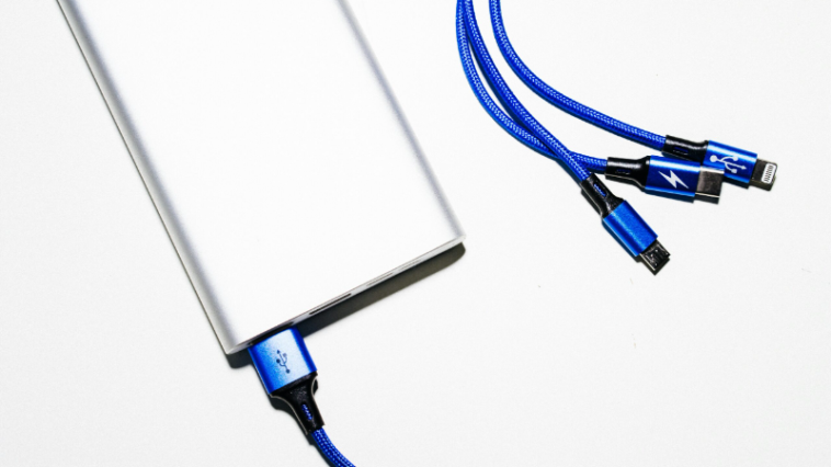 Passengers limited to one under-seat power bank under 100Wh ©Image Credit: Markus Winkler / unsplash.com