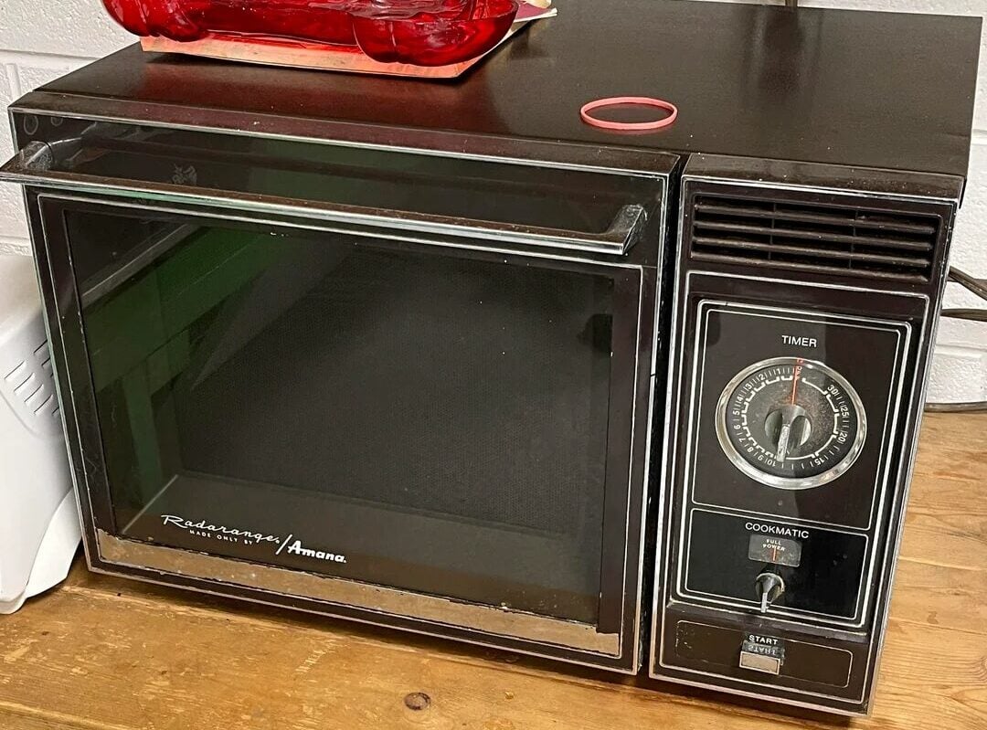 9 electronics every home had in 1980 6 1980s Amana microwave