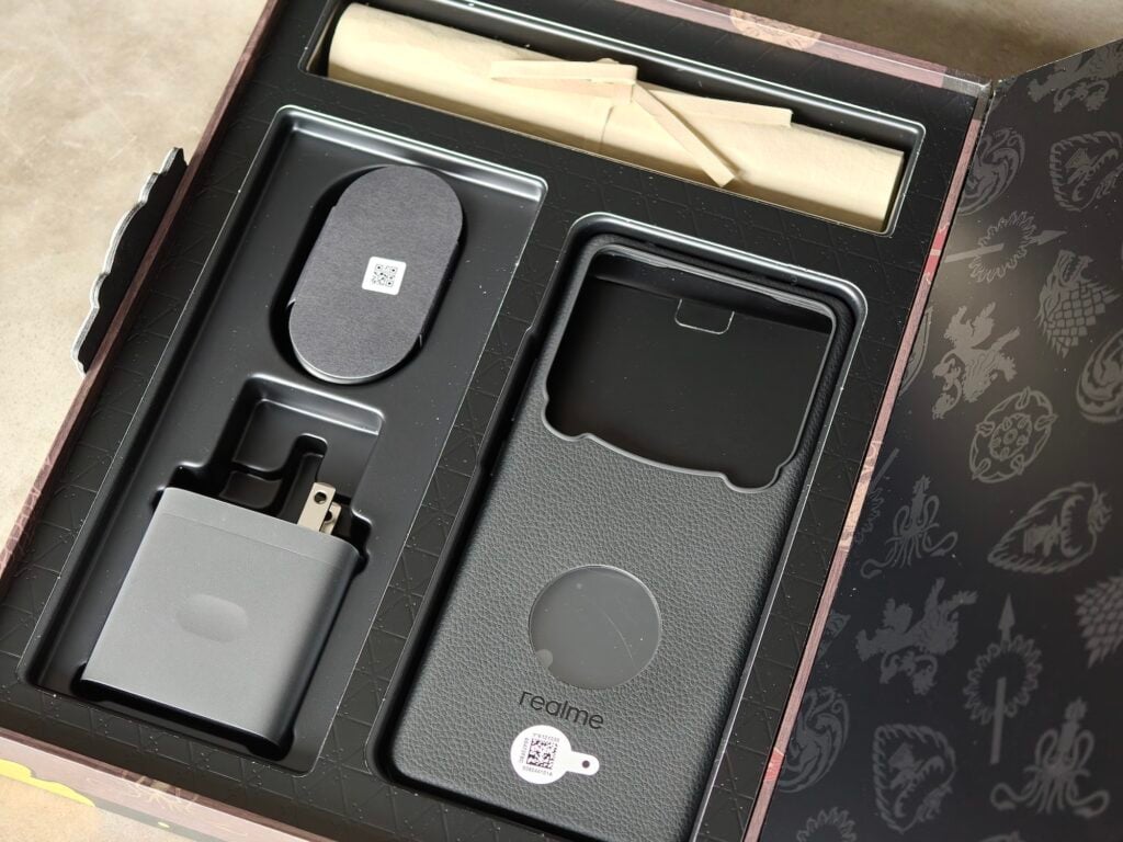 The realme 15 Pro Game of Thrones Limited Edition comes with accessories - and a scroll ©Image Credit: GEEKSPIN