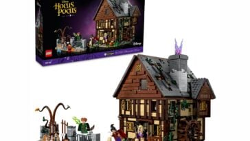 LEGO Hocus Pocus The Sanderson Sister's Cottage ©Image Credit: LEGO