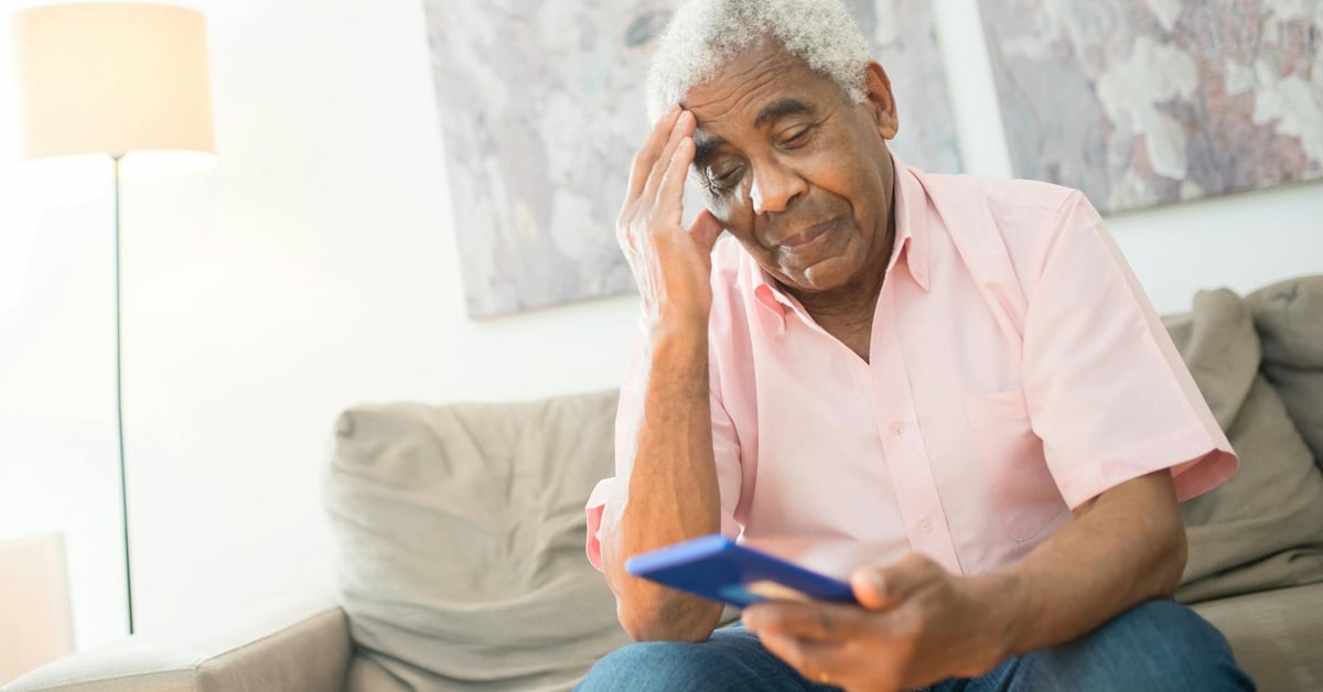 Online scams are on the rise — Meta’s new WhatsApp and Messenger alerts aim to protect seniors before it’s too late. | ©Image Credit: Kampus Production/Pexels