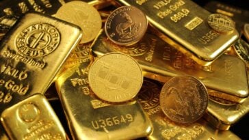 A retired South Carolina couple lost their life savings after scammers posing as Microsoft and bank employees convinced them to hand over gold. ©Image Credit: Zlaťáky.cz