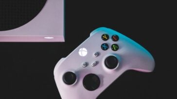 Microsoft Xbox gaming controller | ©Image Credit: Unsplash / Kamil Switalski