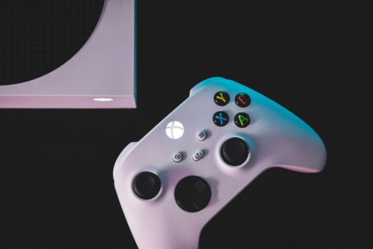 Microsoft Xbox gaming controller | ©Image Credit: Unsplash / Kamil Switalski