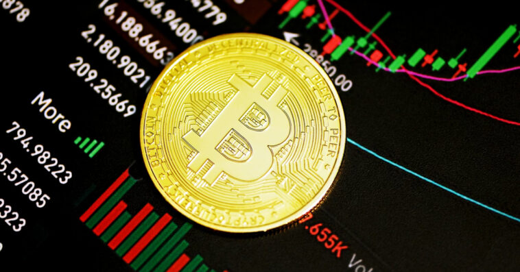 World’s smartest man predicts Bitcoin will hit 220K in 45 days 1 Can Bitcoin really hit $220K in 45 days? A bold prediction has sparked heated debates online. | ©Image Credit: Kanchanara/Unsplash