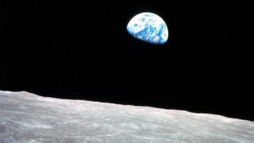 Amazon founder Bezos urges off-world industrial expansion, saying bold lunar infrastructure is key to saving Earth. | ©Image Credit: NASA