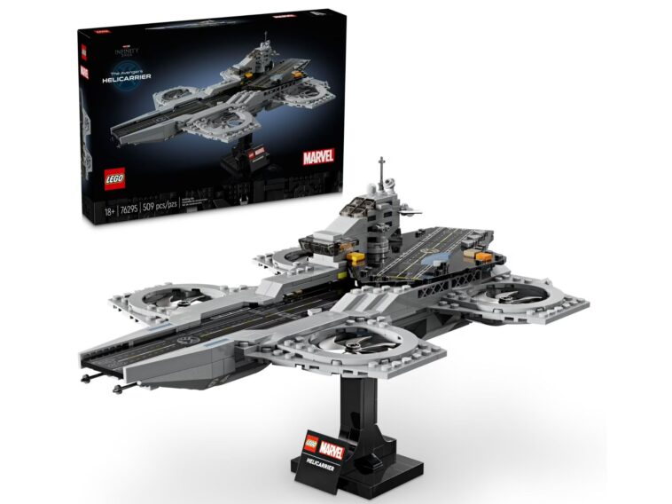 LEGO Marvel The Avengers Helicarrier Set ©Image Credit: LEGO