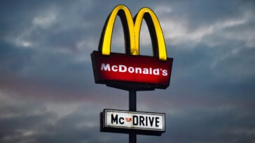 McDonald’s feels the impact as Gen Z eats out less to save money. | ©Image Credit: Jurij Kenda/Unsplash