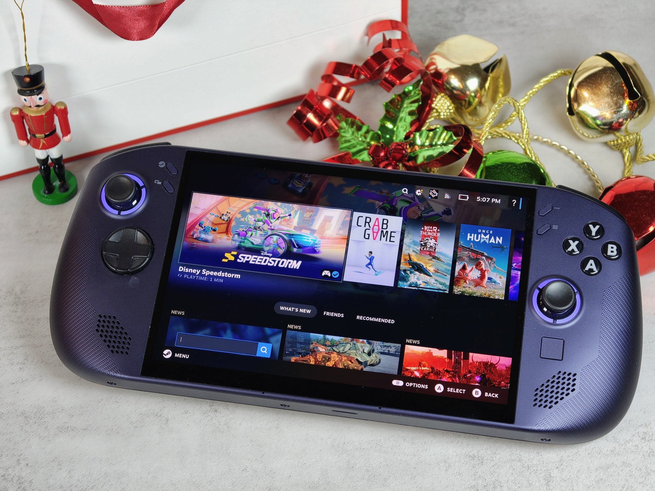 The Legion Go S is a light, compact handheld for PC gaming on the go | ©Image Credit: Lenovo