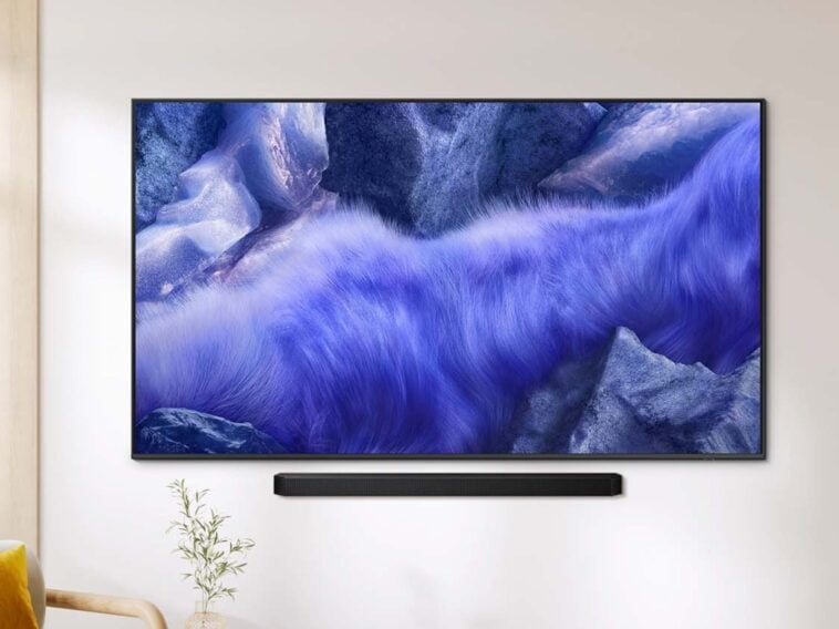 Samsung QEF1 QLED TV ©Image Credit: Samsung