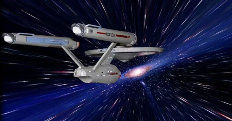 A new model brings Star Trek’s warp drive concept closer to real-world physics than ever before. | ©Image Credit: Paramount Global