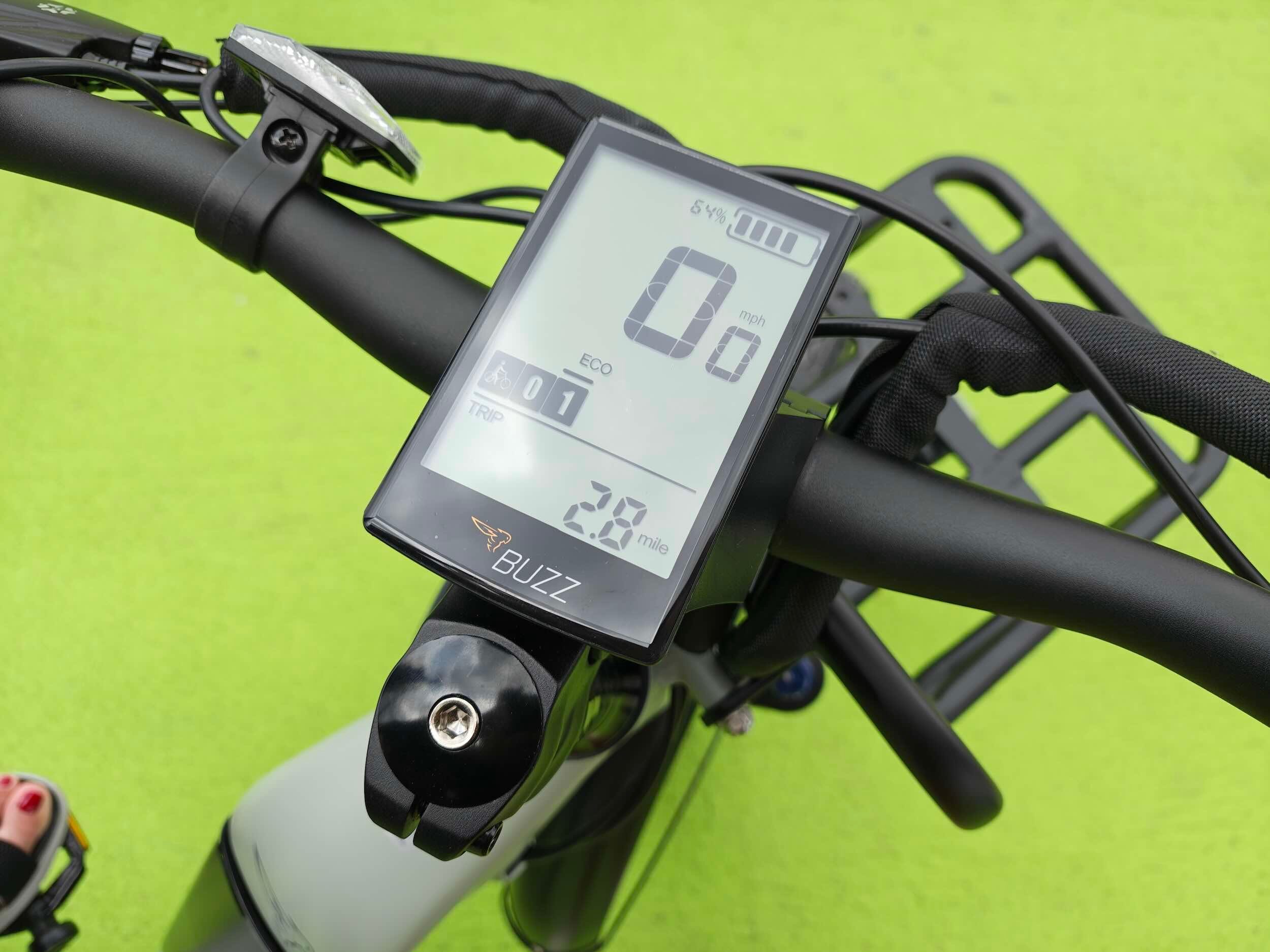 The Cerana 2's center-mounted LCD display shows speed, battery life, and pedal assist level at a quick, readable glance. ©Image Credit: GEEKSPIN