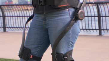 The Hypershell X Ultra: A carbon fiber and titanium exoskeleton that makes every step easier with AI-powered leg assistance ©Image Credit: GEEKSPIN