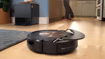 Tariffs, debt, and rivals push Roomba maker iRobot into bankruptcy after years of innovation. | ©Image Credit: iRobot