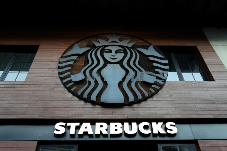 The enduring Starbucks logo — still prominent, but fewer of them in America's major cities as of late 2025 | ©Image Credit: Pexels / Şahin Sezer Dinçer: