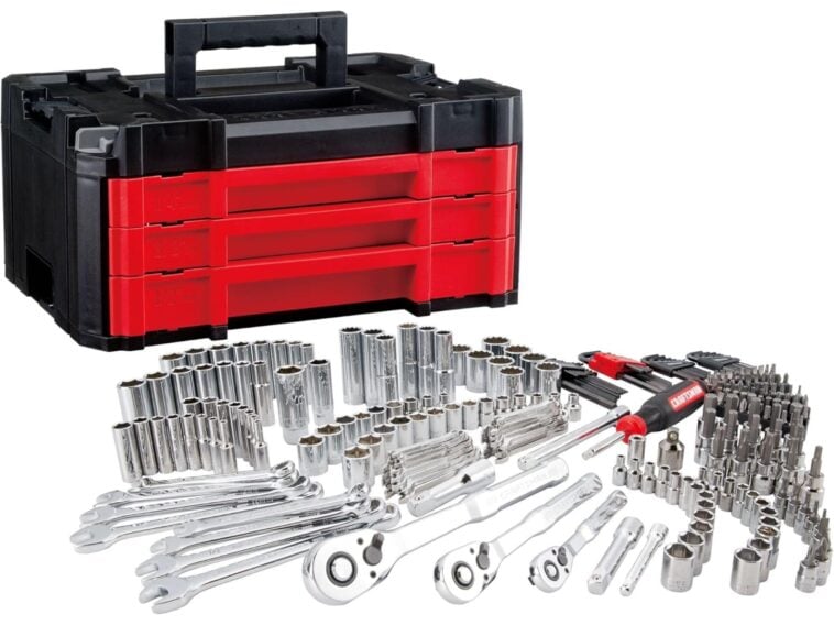 Craftsman 262-Piece Mechanic Tool Set ©Image Credit: Craftsman
