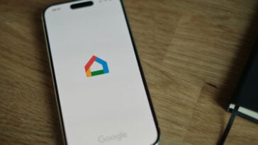 Smart homes hit pause as Google Home struggles with a widespread connectivity bug affecting lights and switches. | ©Image Credit: appshunter.io/Unsplash
