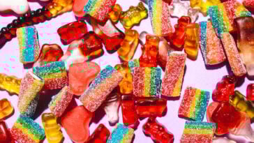Florida testing finds arsenic in 28 popular candies. Check which treats are flagged for children’s safety. | ©Image Credit: Polina Tankilevitch/Pexels