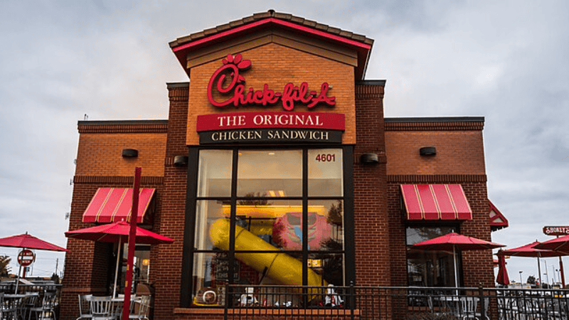 Chick-fil-A kicks off 80th anniversary promotions | ©Image Credit: Wikimedia Commons / Mr. Blue MauMau