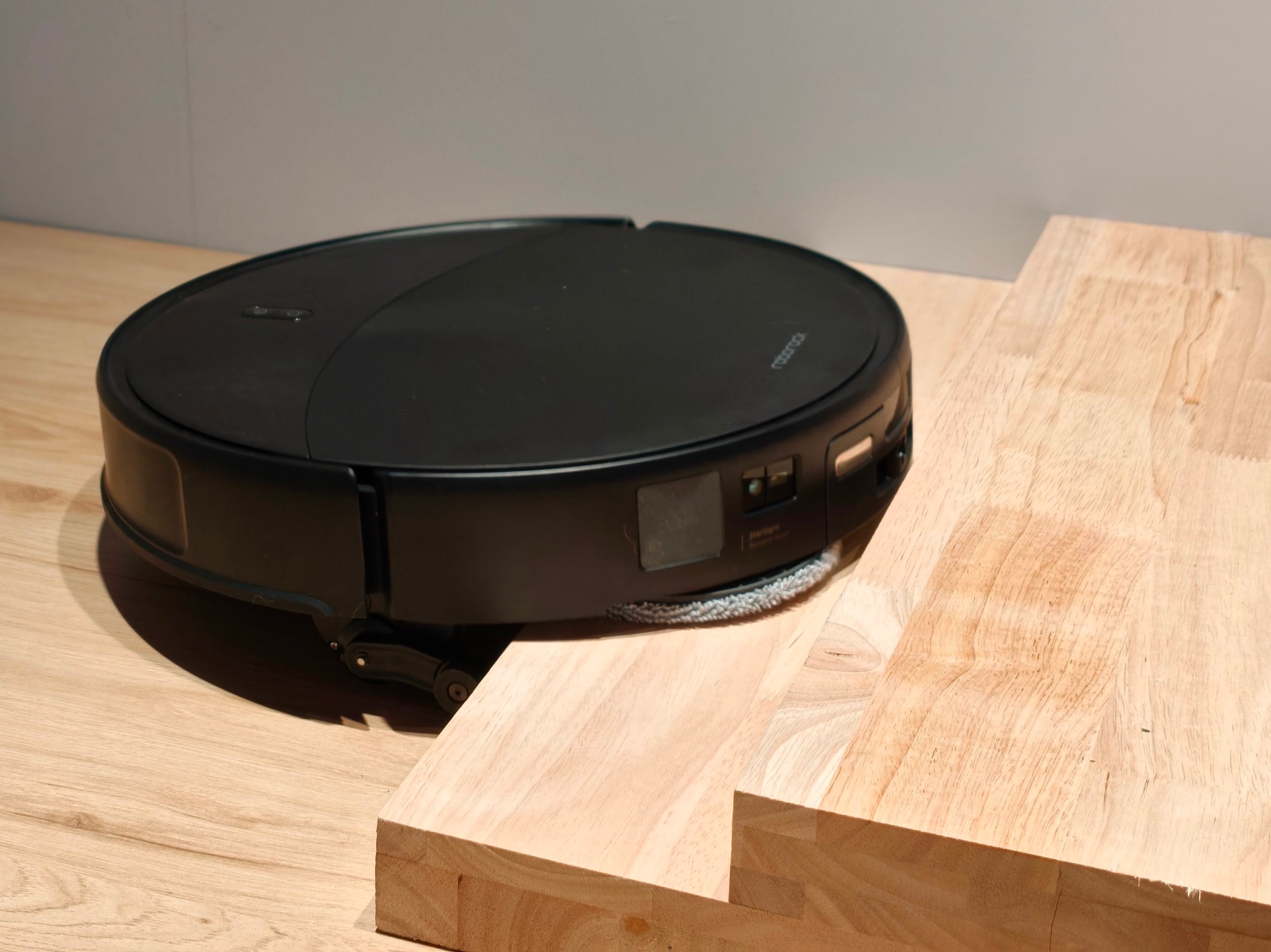 The Roborock Saros 20 can now clear obstacles up to 4.5cm high