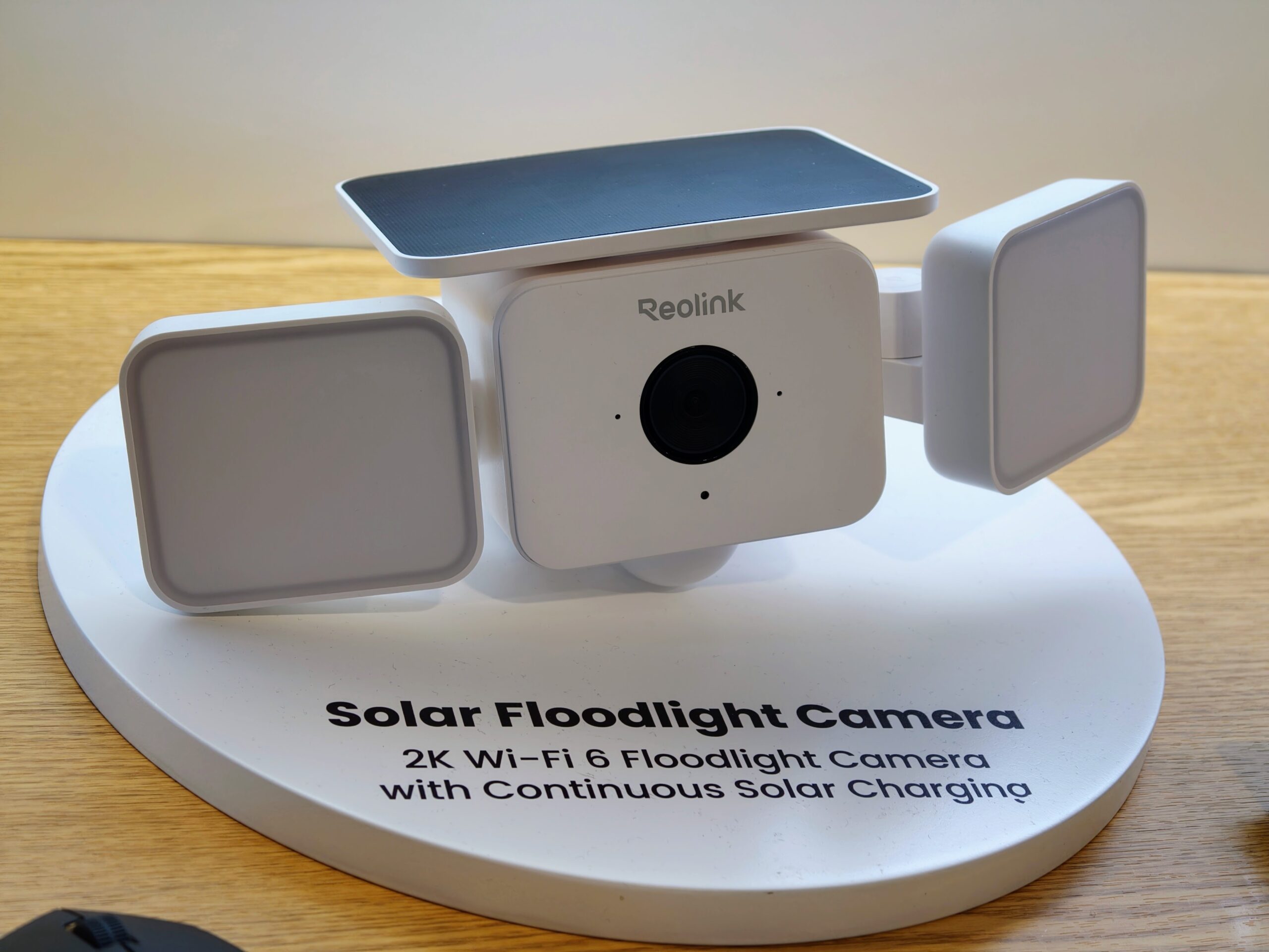 Reolink's Solar Floodlight Camera ©Image Credit: GEEKSPIN