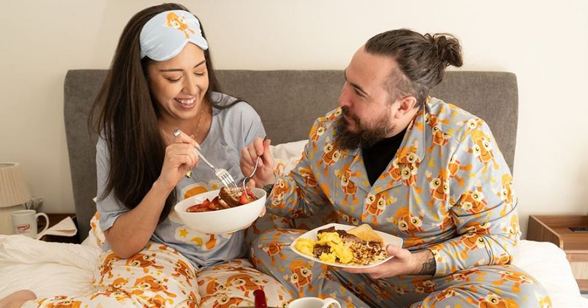 Love, vows, and breakfast in bed! Denny’s free Vegas weddings happen Feb 14. Reserve your spot now! | ©Image Credit: Denny's