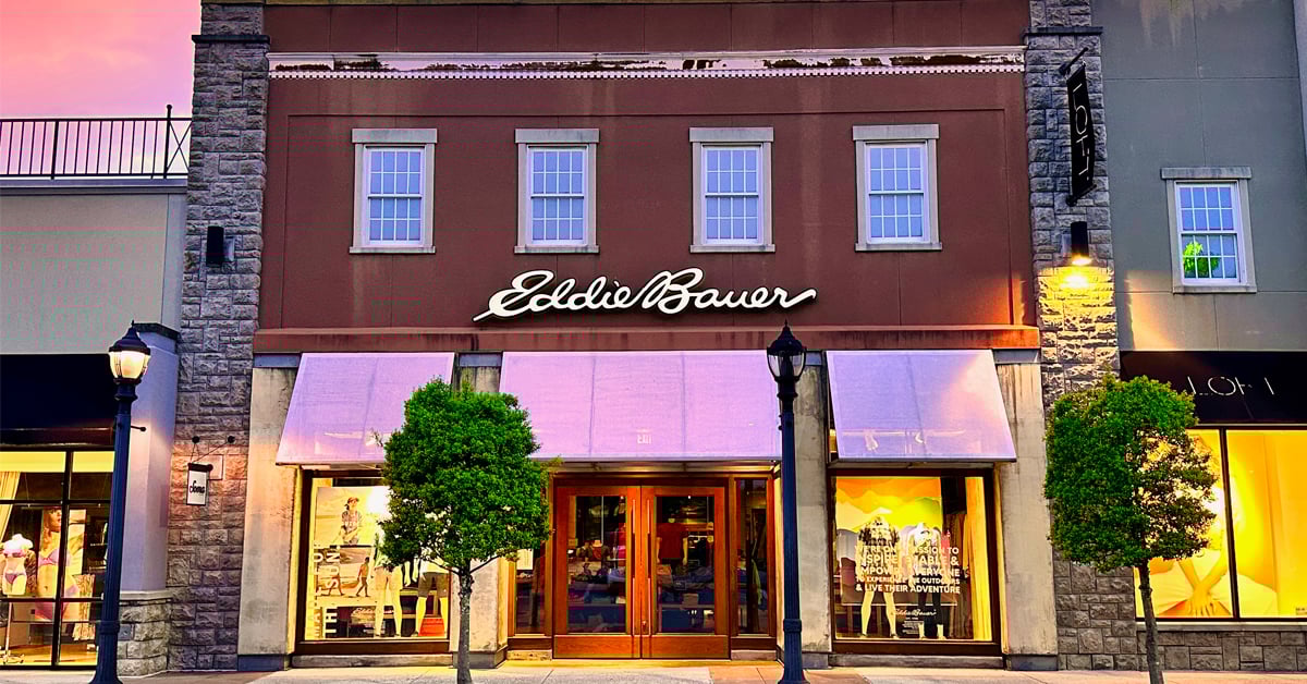 200 North American Eddie Bauer locations are shutting as bankruptcy looms, signaling a major retail shift. | ©Image Credit: Harrison Keely/Wikimedia Commons