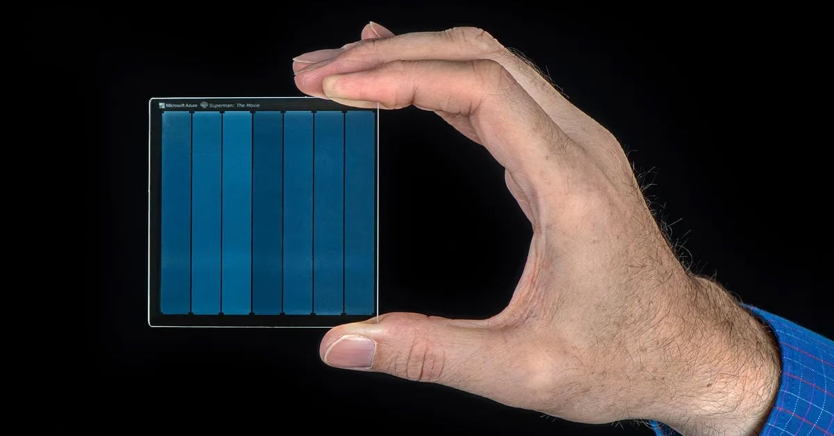 Microsoft’s Project Silica: storing 4.8TB of data on a piece of glass just 2mm thick. | ©Image Credit: Microsoft