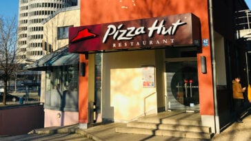 Yum! Brands trims underperforming Pizza Hut U.S. locations to focus on long-term digital growth and stronger operations | ©Image Credit: Saumya Rastogi/Unsplash