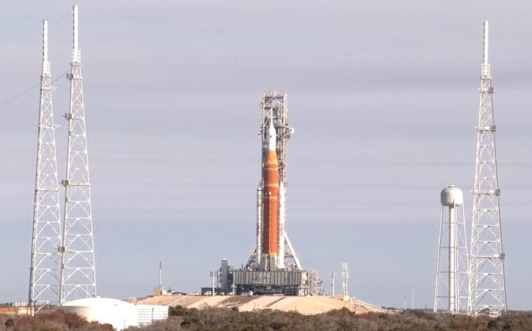 NASA pulls Moon rocket back to hangar for repairs 1 NASA’s Artemis II SLS rocket and Orion spacecraft are heading back to the Vehicle Assembly Building (VAB) ©Image Credit: NASA