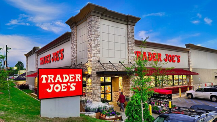 Trader Joe’s now America’s highest-rated grocery store | ©Image Credit: Wikimedia Commons / Harrison Keely