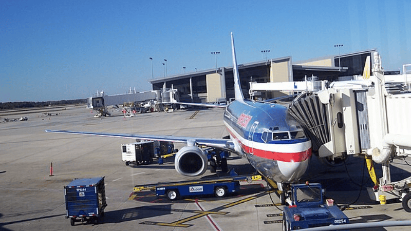 Tampa airport clarifies pajama post | ©Image Credit: Wikimedia Commons / S340