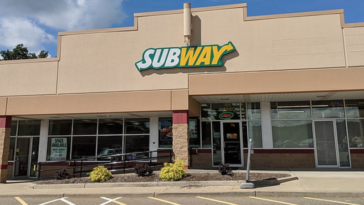 Subway operator collapses under cash advance debt | ©Image Credit: Wikimedia Commons / CHICHI7YT