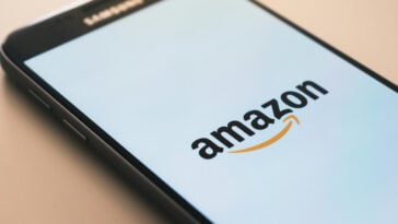 Amazon shoppers encountered glitches and payment failures as a massive outage disrupted the retail giant’s site. | ©Image Credit: Christian Wiediger / Unsplash