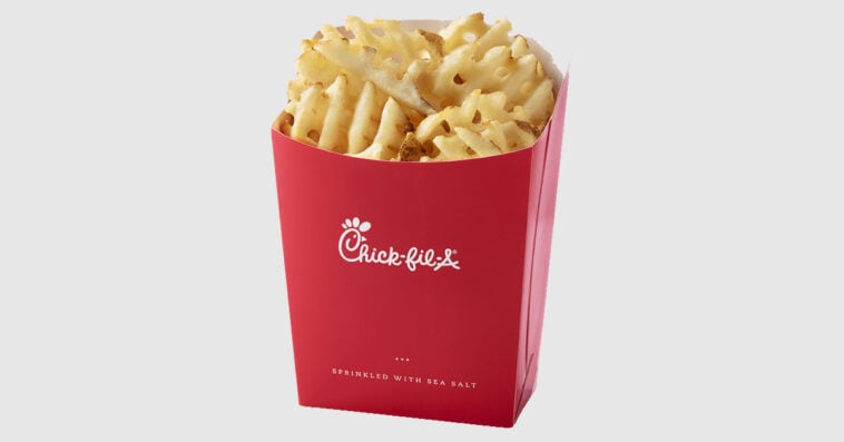 Chick-fil-A removes a controversial coating from its fries 1 The classic is back! Chick-fil-A waffle potato fries return to their original, pea starch-free recipe. | ©Image Credit: Chick-fil-A