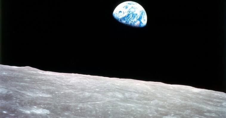 NASA shifts focus from lunar orbit to a $20 billion moon base, aiming for a permanent human presence on the lunar surface. | ©Image Credit: NASA