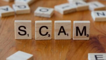 U.S. President Donald Trump signs a new order targeting online scams and cybercrime networks. | ©Image Credit: Markus Winkler