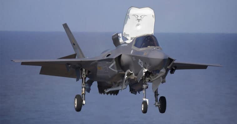 Scientists finally solve the 70-year mystery of jet noise 1 A high-speed jet experiment at Mach 1.5 helps scientists decode the mystery behind engine noise. | ©Image Credit: Lance Cpl. Tyler Harmon / Wikimedia Commons