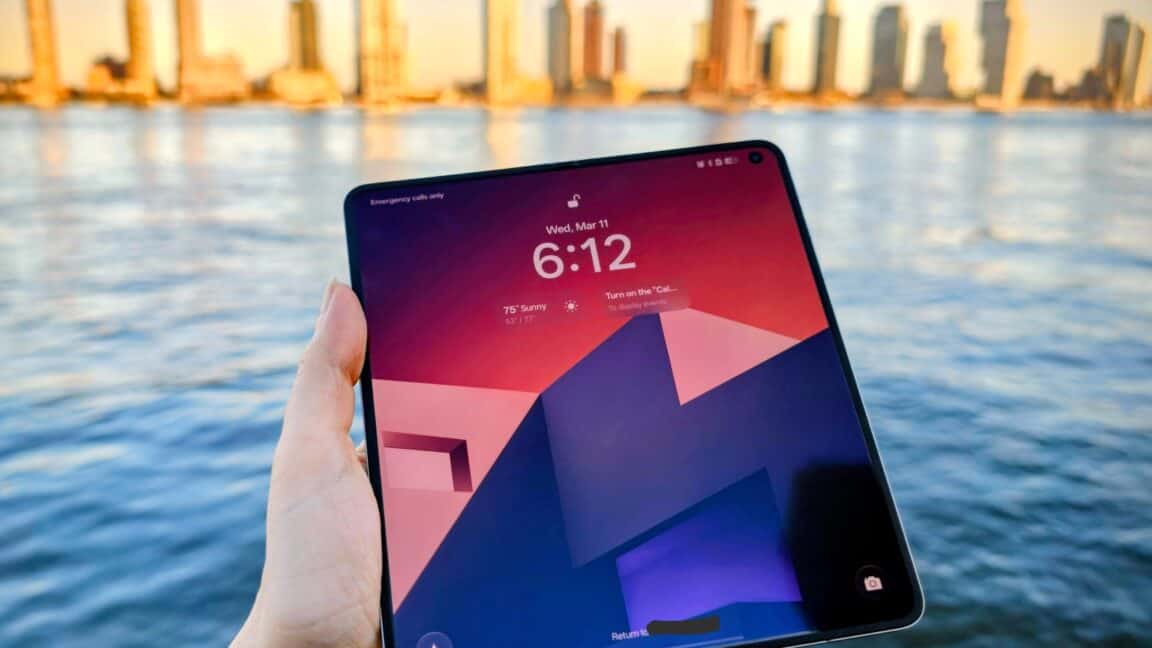 The new Oppo Find N6 defies logic at just 8.93mm thin, featuring a "Zero-Feel Crease" and a powerhouse Hasselblad-tuned 200MP camera system. It’s the first foldable that feels like a flagship candy bar phone in your pocket—until you unfold the massive 8.12-inch display. ©Image Credit: GEEKSPIN