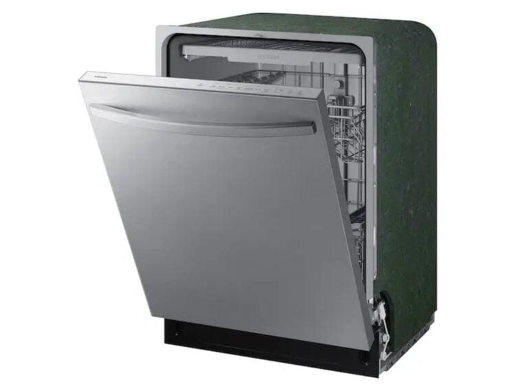 Samsung Dishwasher with 3rd Rack ©Image Credit: Samsung