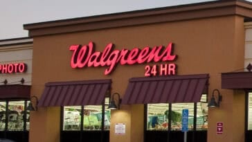 Walgreens tests wearable cameras in NYC stores amid rising retail theft. | ©Image Credit: Walgreens