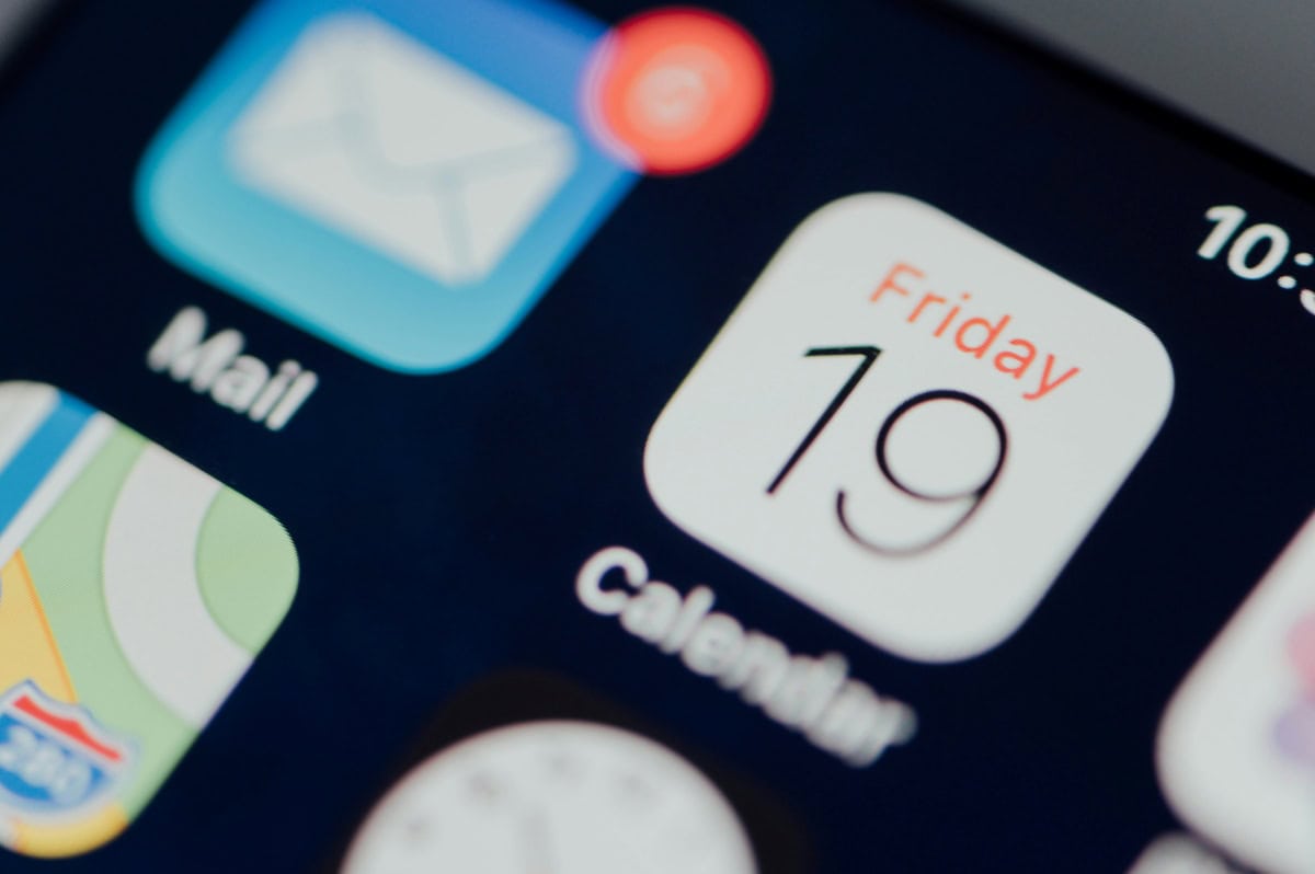Calendar spam hitting iPhone users | ©Image Credit: Unsplash / CHUTTERSNAP