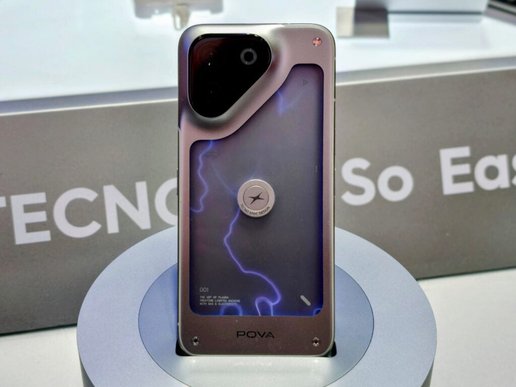 Pova Neon ©Image Credit: GEEKSPIN