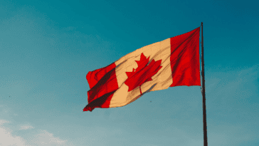 Canada expands citizenship eligibility | ©Image Credit: Unsplash / Duane Loux ©Image Credit: Unsplash / Hermes Rivera