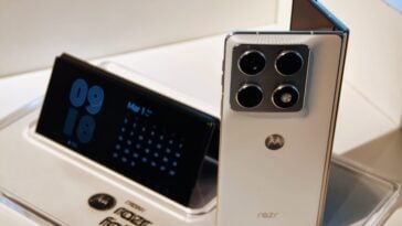 The Motorola Razr Fold's marquee features is its camera array, rated the best of any foldable by DXOMARK ©Image Credit: GEEKSPIN